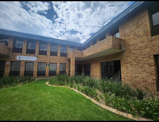 202M² OFFICE TO LET IN VORNA VALLEY